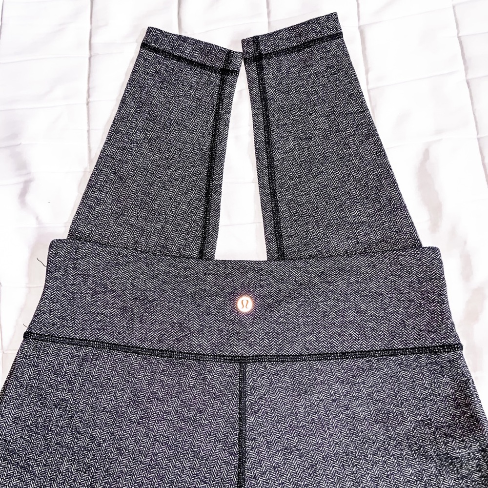 SOLD Lululemon Gray & Black Wunder Under Rare